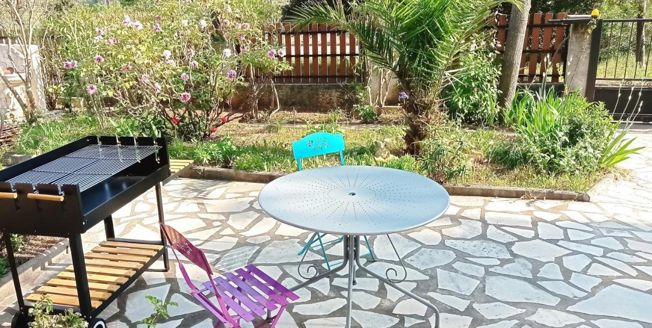 Au Coeur De La Provence Verte Le Cannet-des-Maures Exterior foto